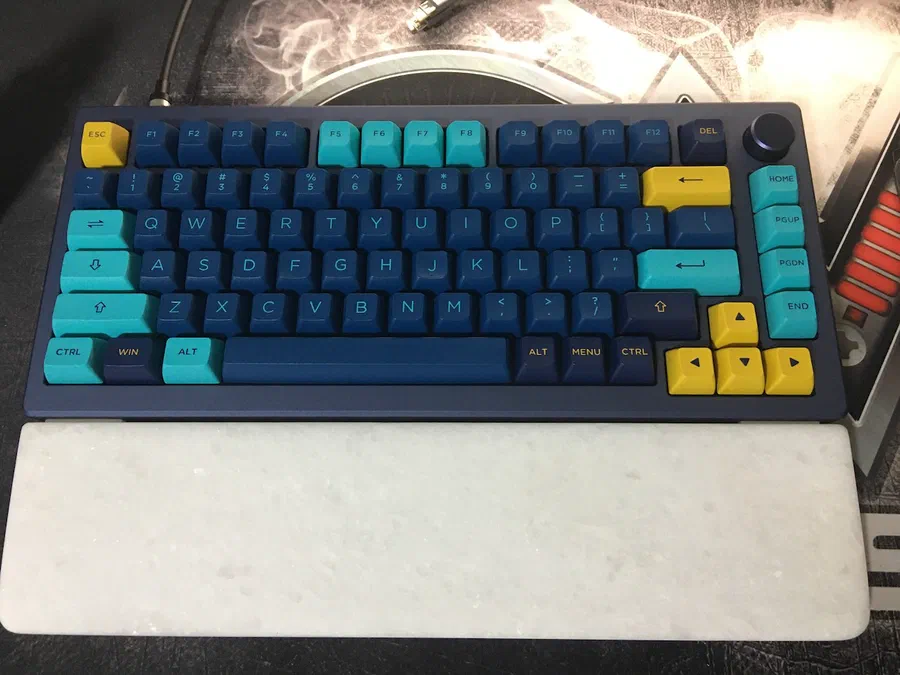 Le résultat "final", il est probable que je m'amuse un peu avec les couleurs, mais on voit bien les touches cyan sur cette photo