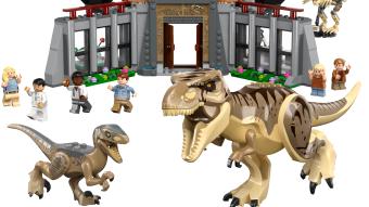 Image de couverture pour Visitor Center: T. rex & Raptor Attack