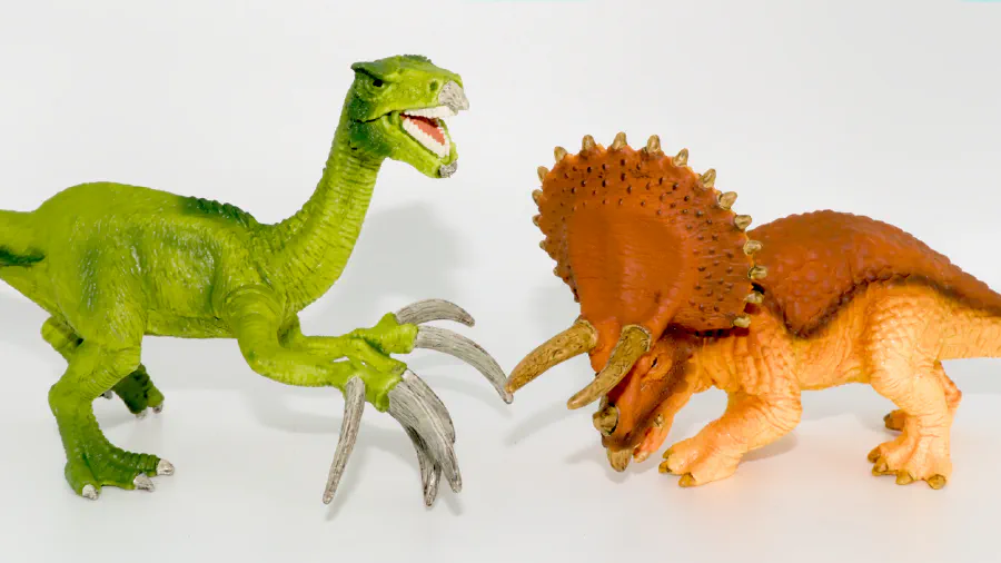 Image de couverture pour Petits Triceratops et Therizinosaurus