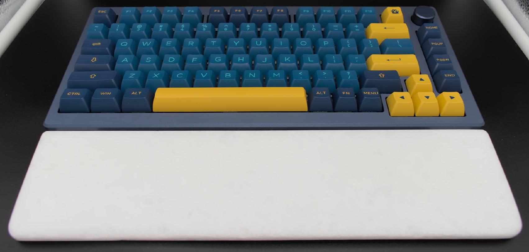 Les Macaw sont magnifiques... 1UqZNr