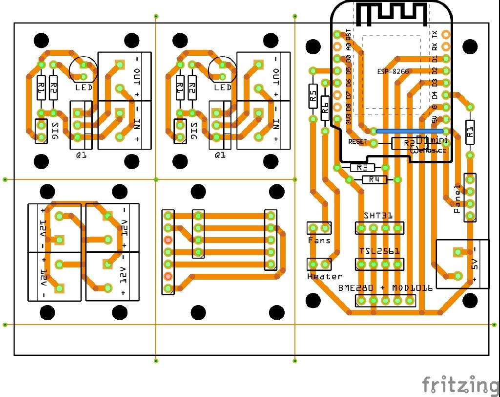 Les circuits imprimés de ma station actuelle. En haut à gauche, ce sont deux MOSFETs pour contrôler le chauffage et les ventilateurs. En bas, une simple "multiprise" 12V avec à sa droite le support pour les capteurs du boîtier secondaire. À droite, la "carte mère". UXG0j8