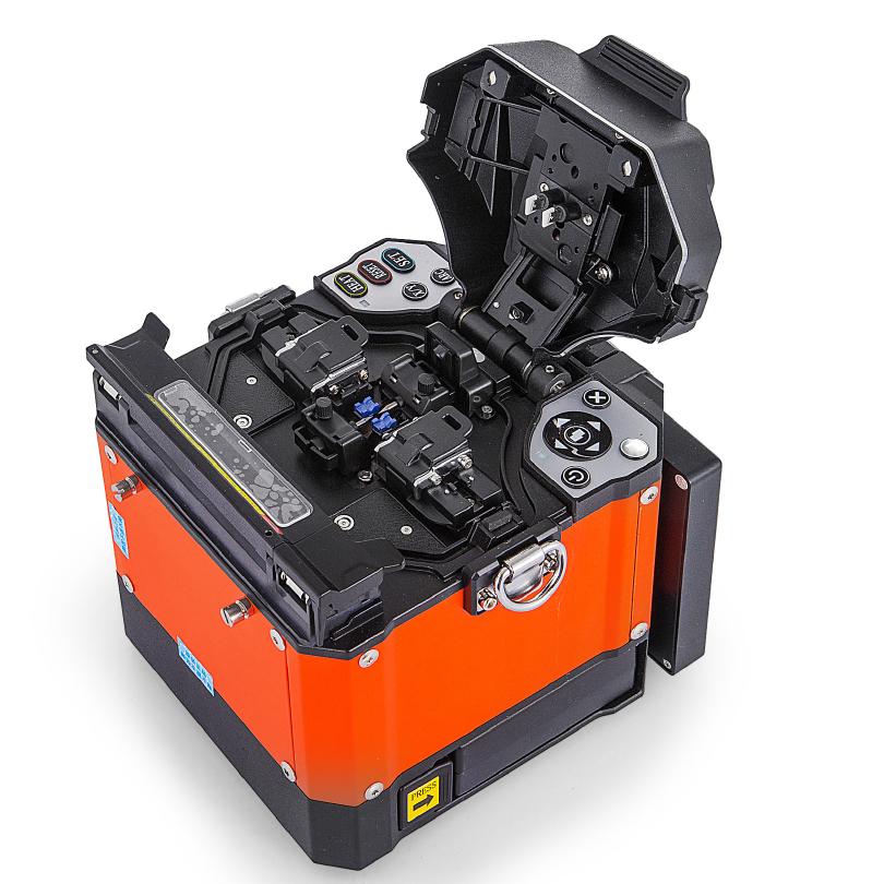 Une soudeuse à fibre optique EqqUs8