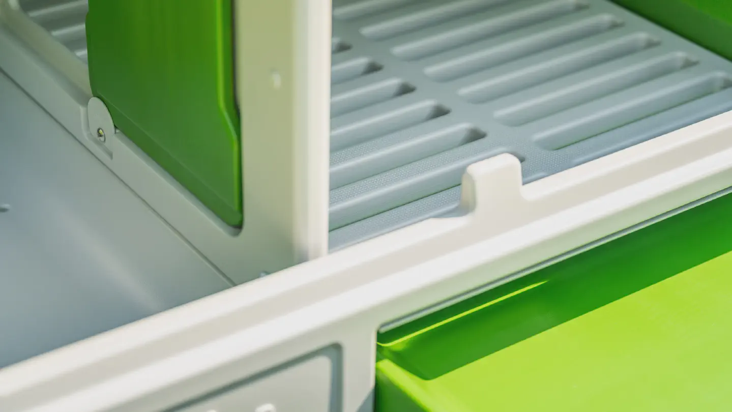 Détail sur les différentes sections, où l'on peut apprécier la qualité des plastiques employés. © Omlet eUFjhe