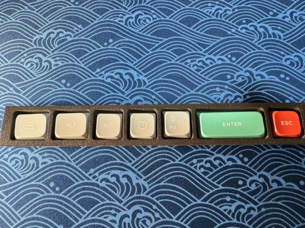 Nuphy offre aussi quelques keycaps additionnels, mais pas translucides 8dzIBW