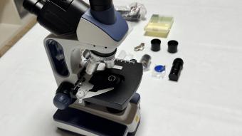 Image de couverture pour Découverte de mon premier microscope