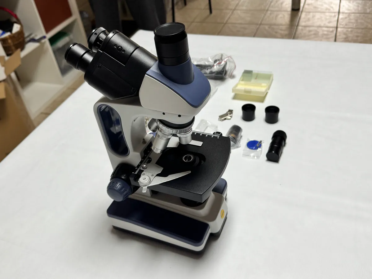 Vue d'ensemble du microscope