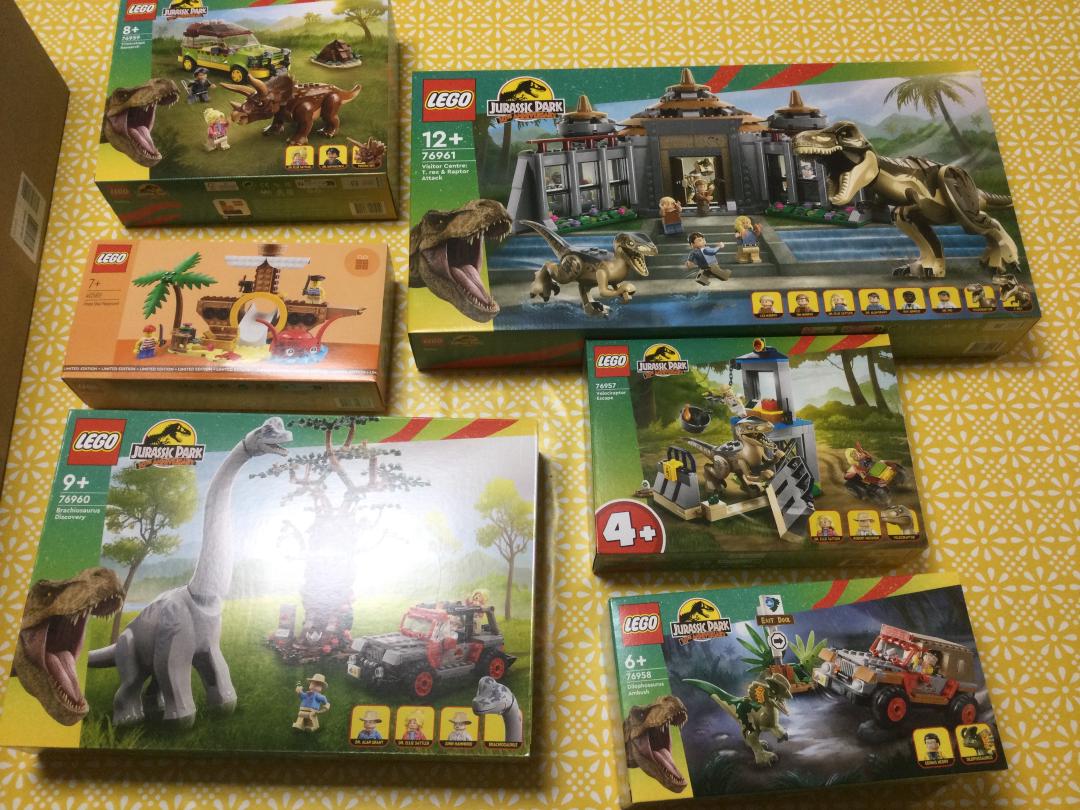 Jurassic June façon LEGO WEgyO3